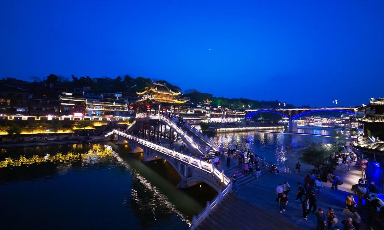 Fenghuang Slowly Time Inn Exterior photo